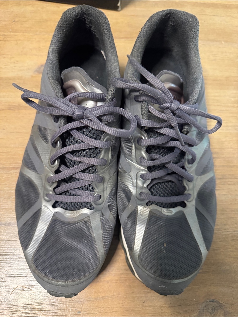 Men's Nike AirMax 2012 Gray Athletic Sneakers - Lightweight Performance